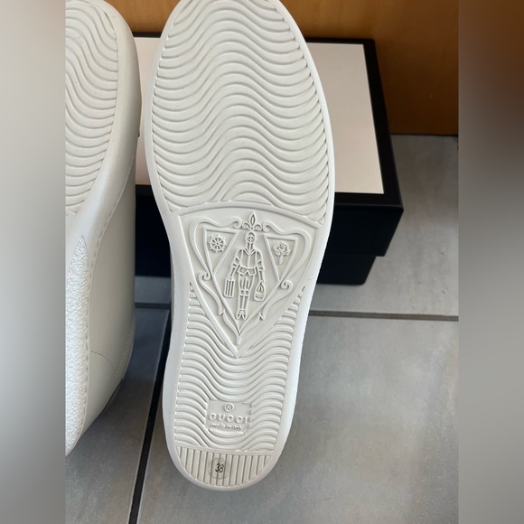 Gucci White Leather “Ace Sneakers with Interlocking G - Picture 5 of 14